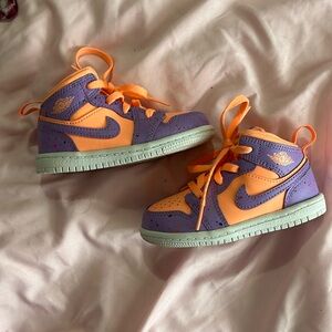 LIKE NEW Jordan 1s size 7c